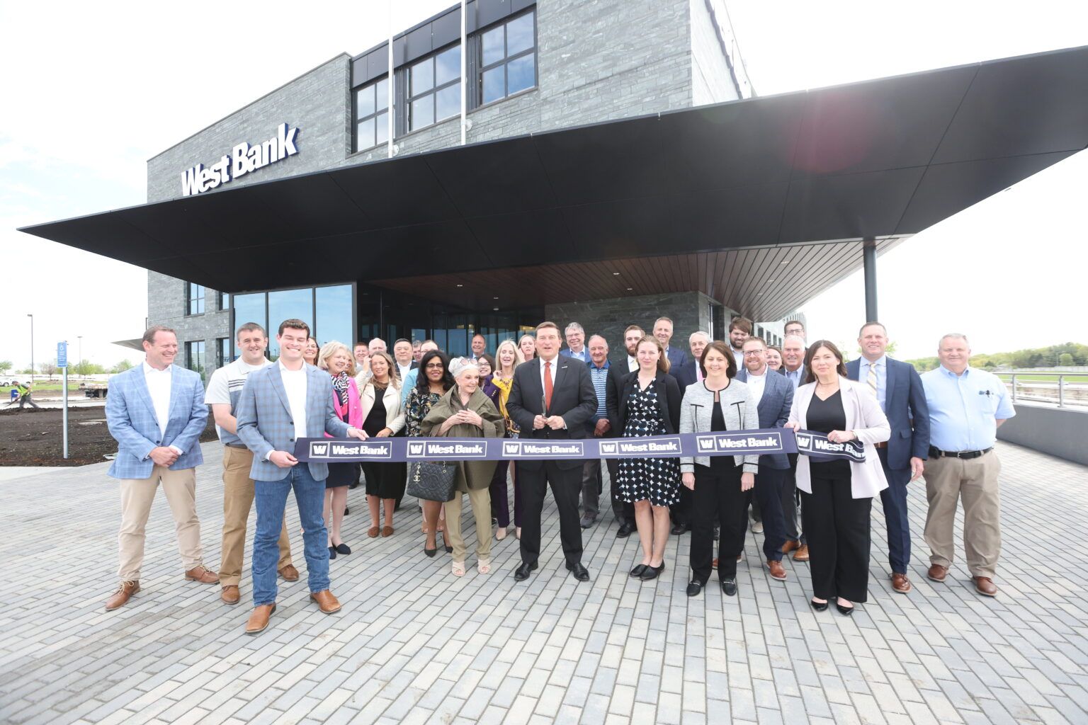 West Bank Holds Ribbon Cutting at New Headquarters